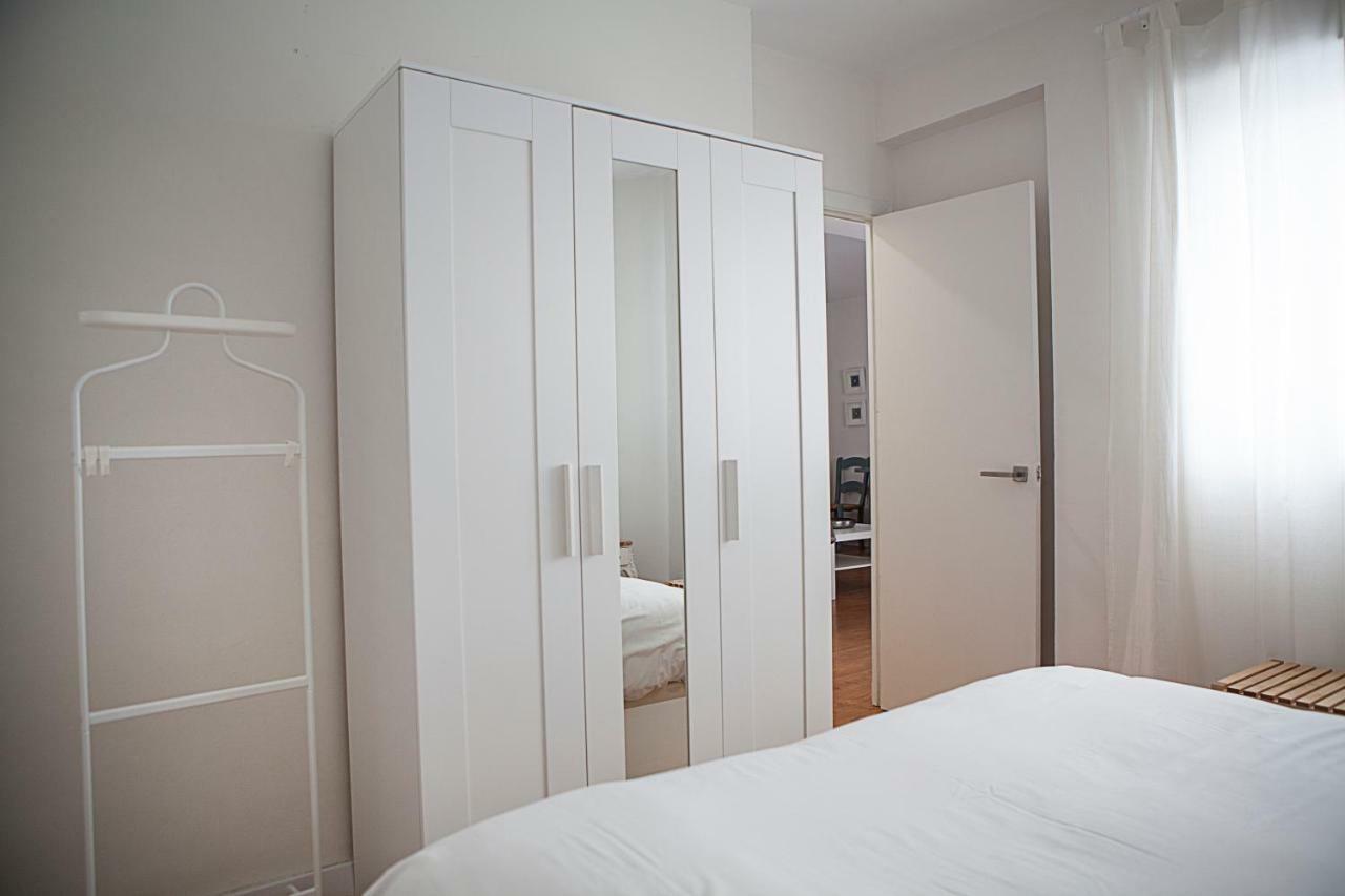 Apartamento Mendoza Sevilla Bagian luar foto