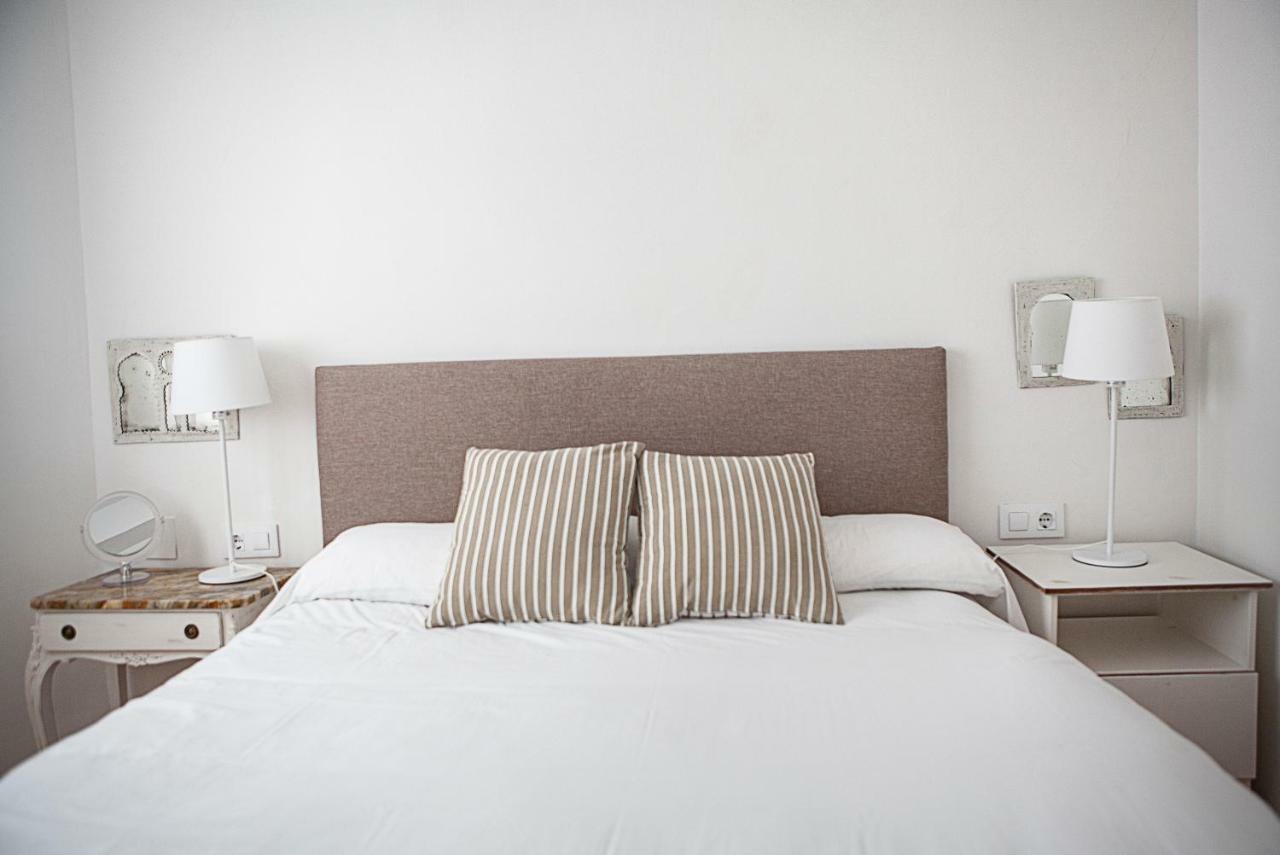 Apartamento Mendoza Sevilla Bagian luar foto