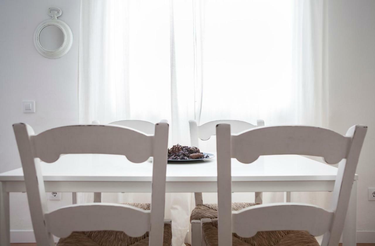 Apartamento Mendoza Sevilla Bagian luar foto
