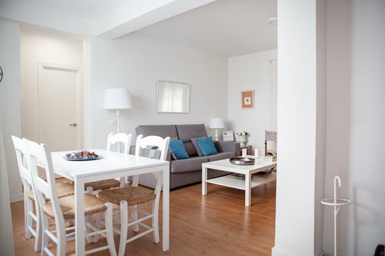 Apartamento Mendoza Sevilla Bagian luar foto