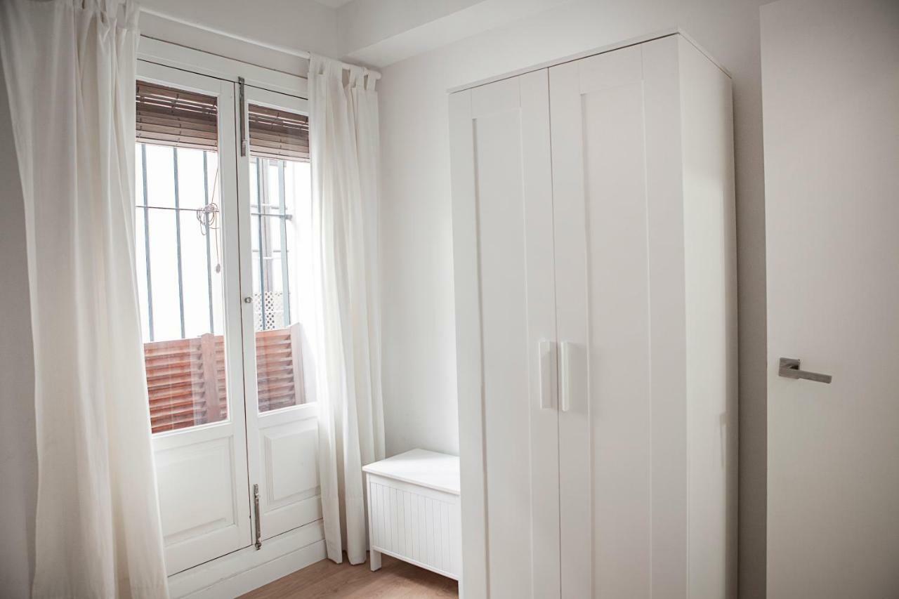 Apartamento Mendoza Sevilla Bagian luar foto