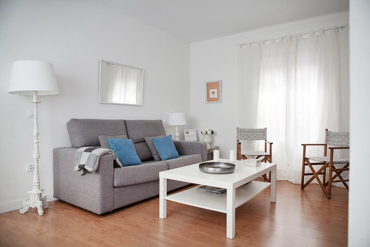 Apartamento Mendoza Sevilla Bagian luar foto