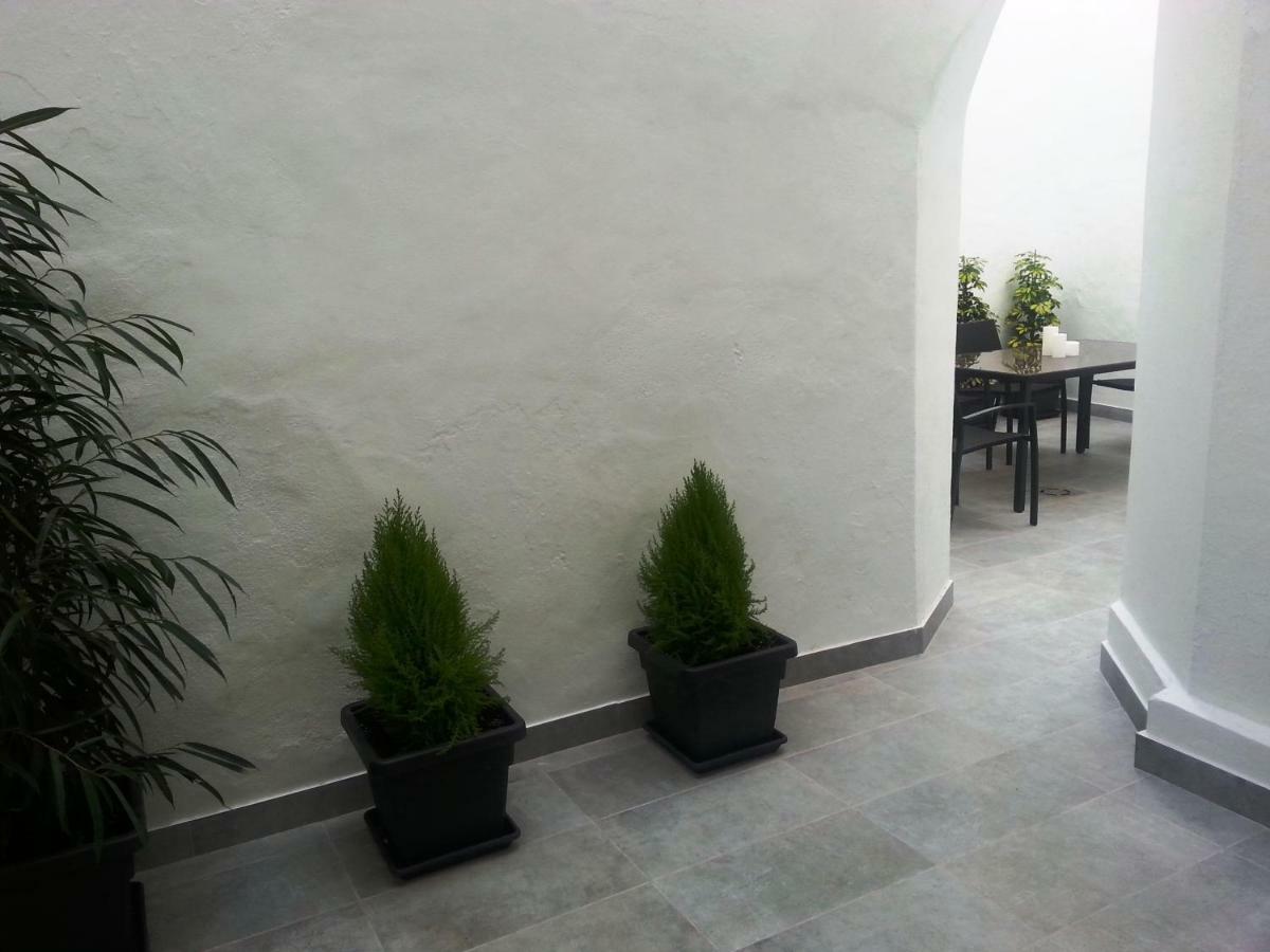 Apartamento Mendoza Sevilla Bagian luar foto
